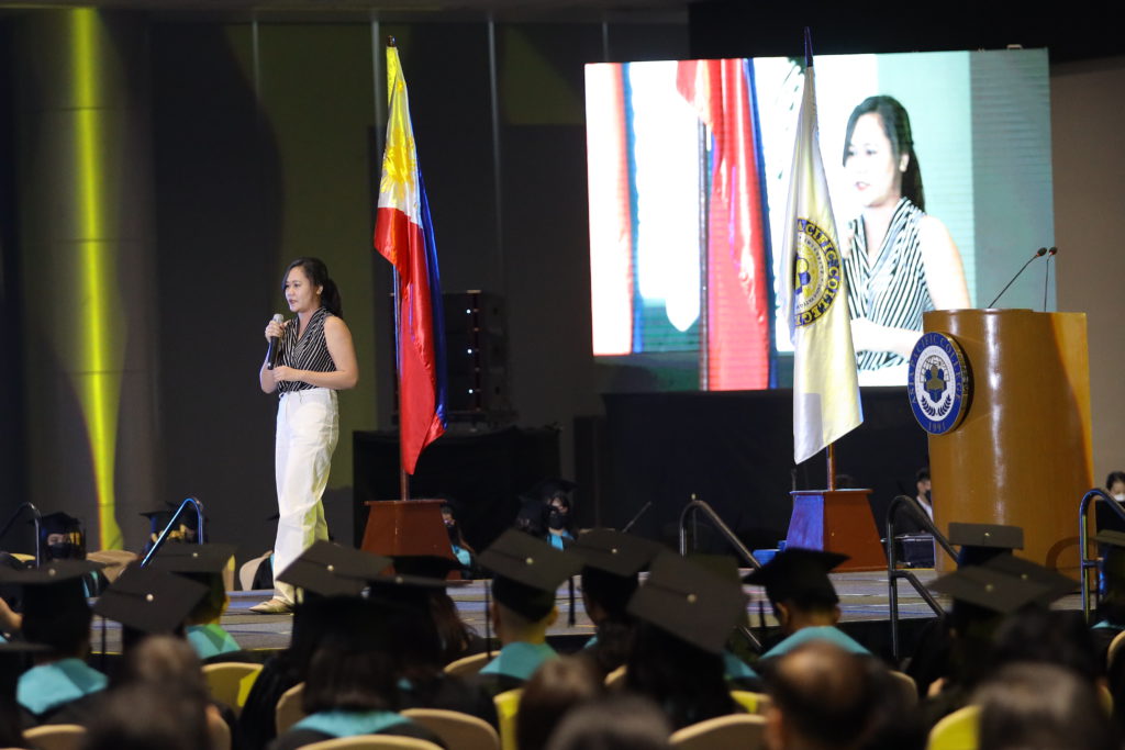 APC Alumna and Lazada Group Data Security and Governance Lead Ms. Louise Genevieve So delivers her speech during the SHS commencement exercises.