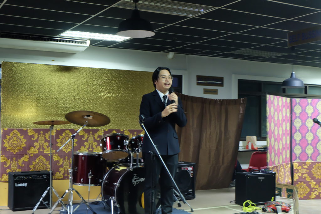 APC Student Organization Association of Regents – Senior High School (SOAR-SHS) President, Angelo John Benedict Laus, giving out his closing remarks. Photo by Sigourney Patricia Marie Valbuena